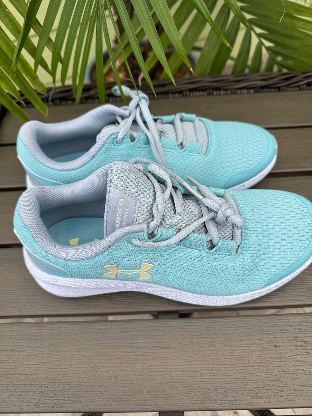 Under Armour Girl’s Youth Teal Athletic Trainers NWOT Size 6Y